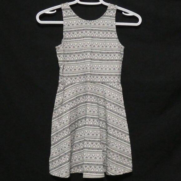 OLD NAVY | medium (8) regular | Sleeveless Patterned Summer Cotton Dress - Picture 1 of 13